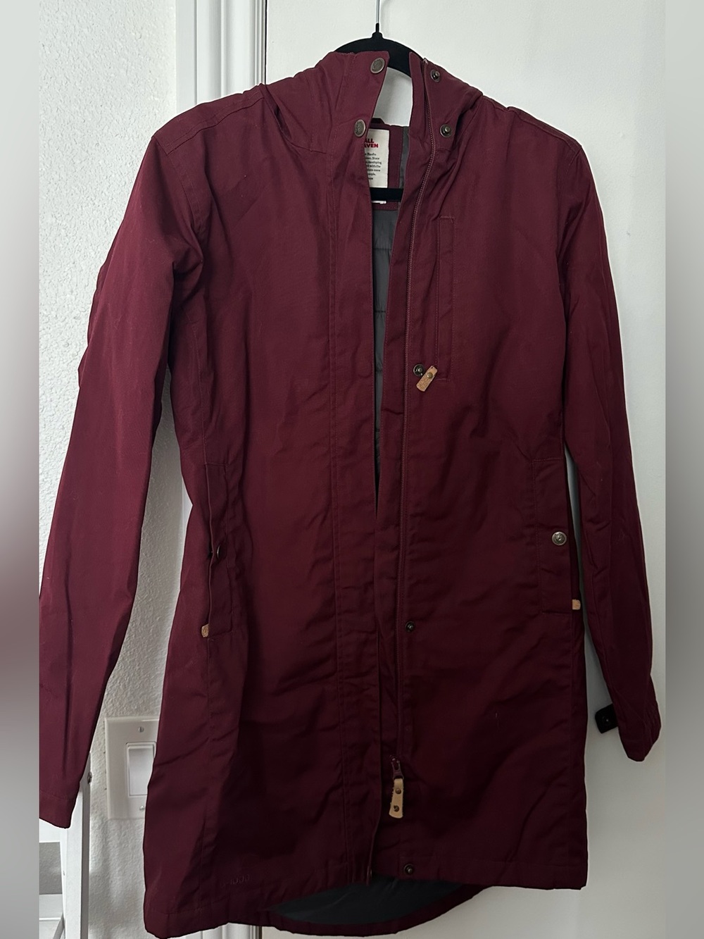 (NWOT) Fjallraven Women's Burgundy Kiruna